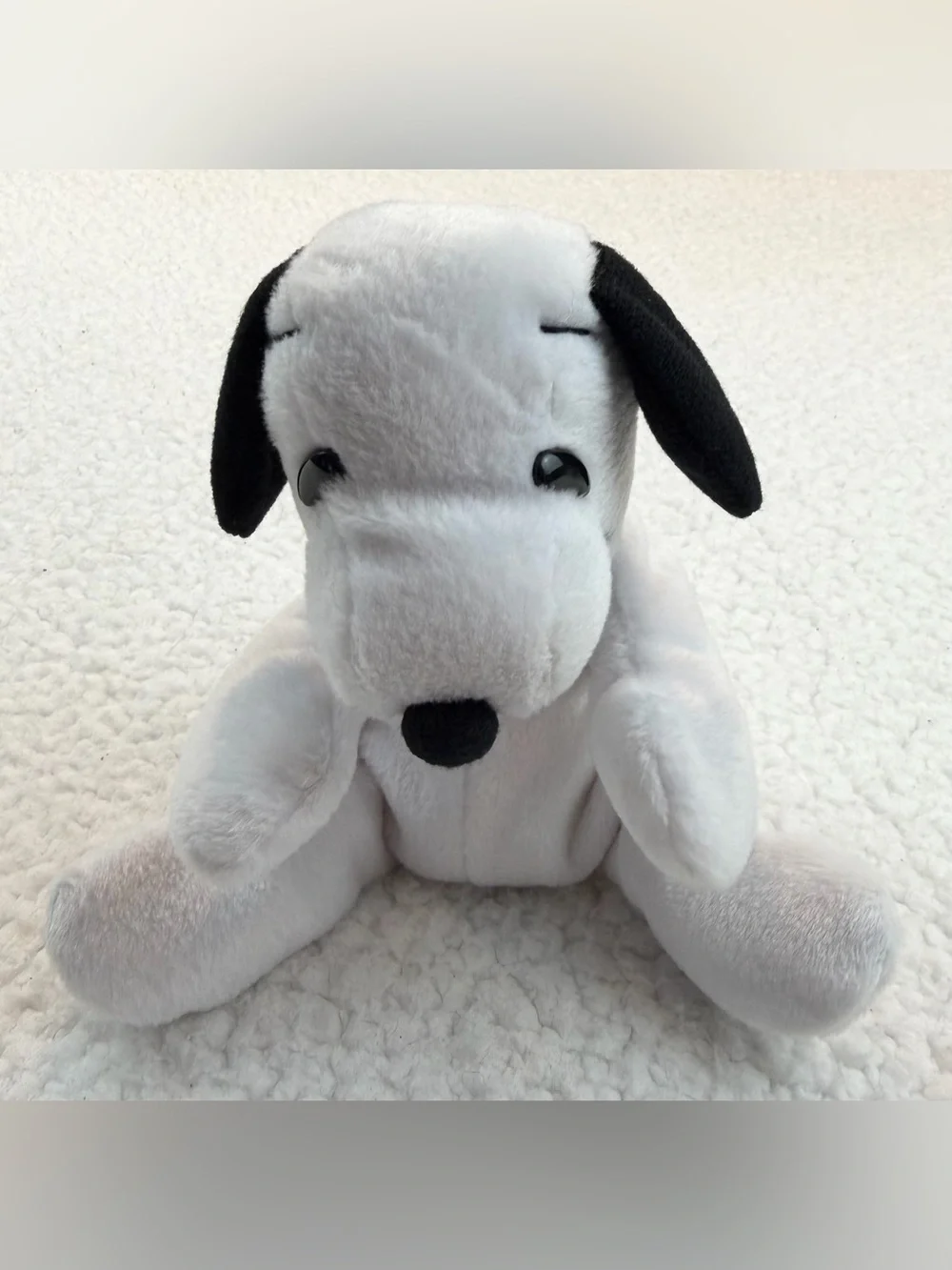 PEANUTS • White/Black Snoopy Beanie Plush Toy, OS